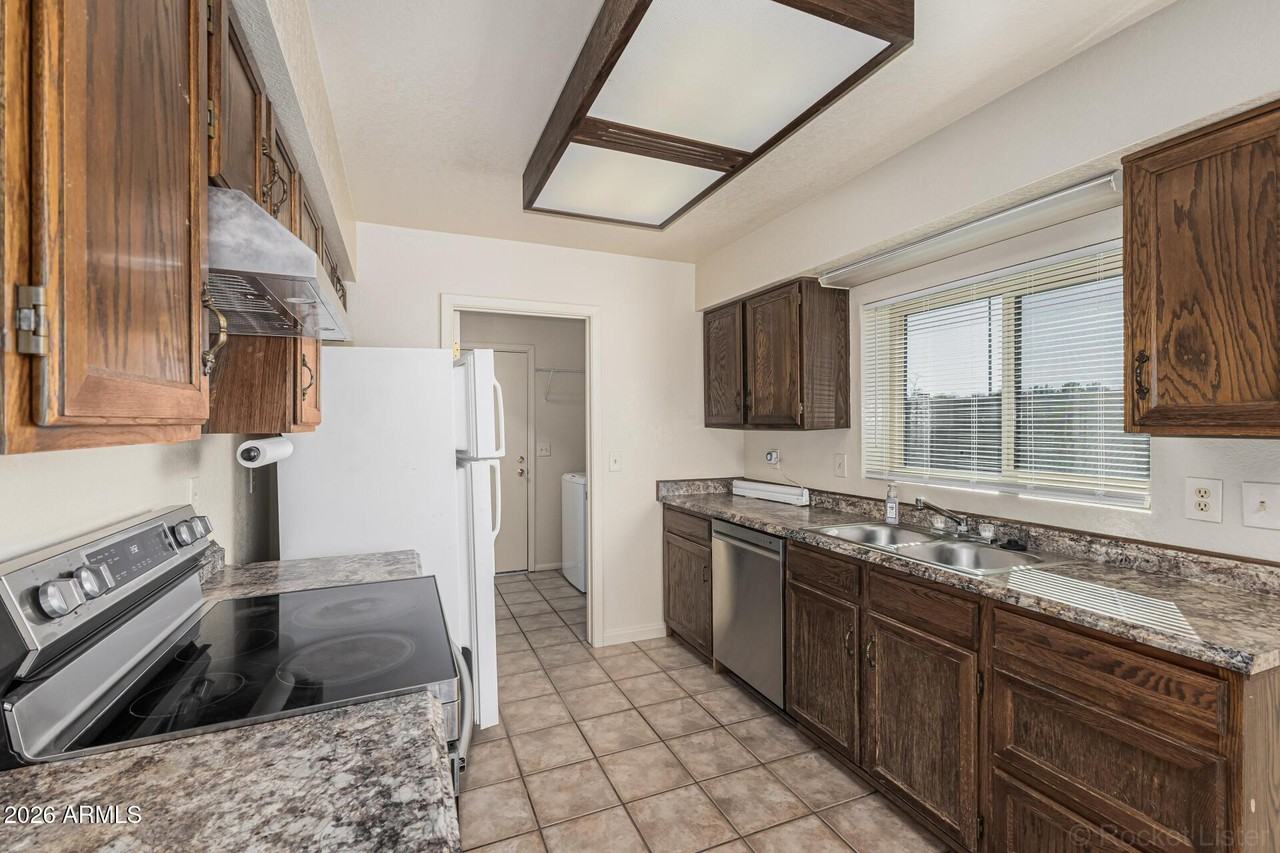 6850 W Cholla St - Photo 7 of 30