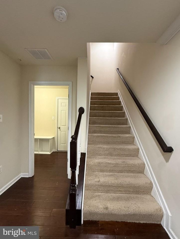 7018 Foxton Way - Photo 3 of 50