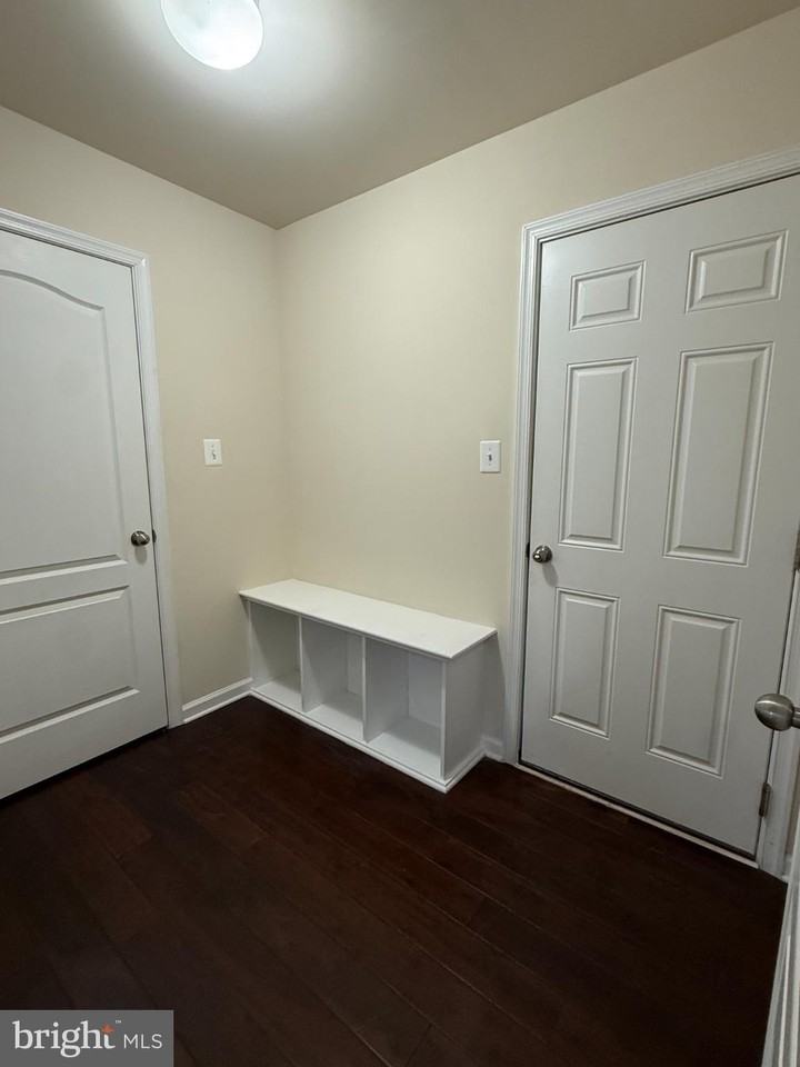 7018 Foxton Way - Photo 5 of 50