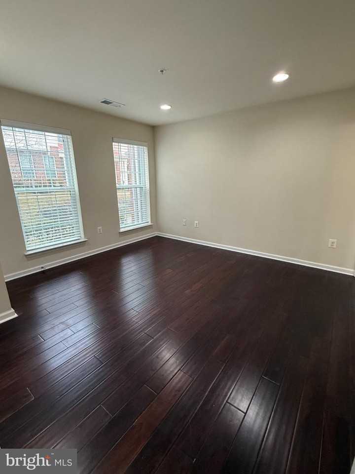 7018 Foxton Way - Photo 7 of 50