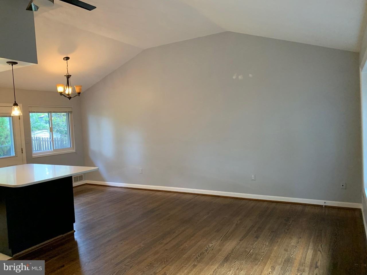 4613 Wissahican Ave - Photo 6 of 28