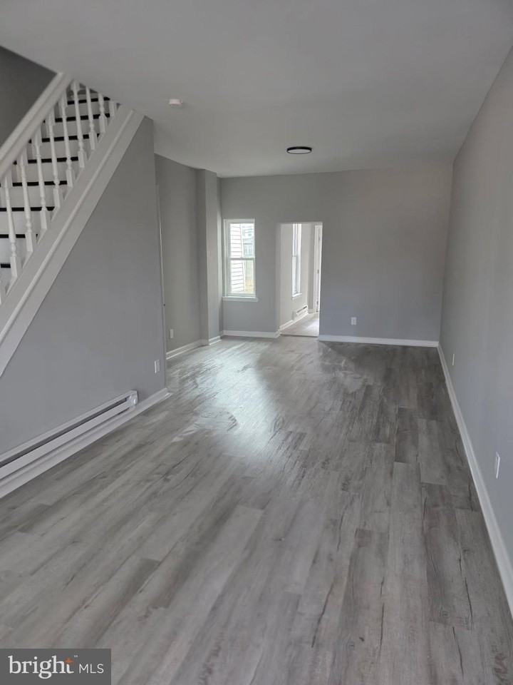 1256 Jackson St - Photo 2 of 8