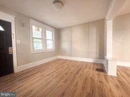 featured image of 27 E Adams St