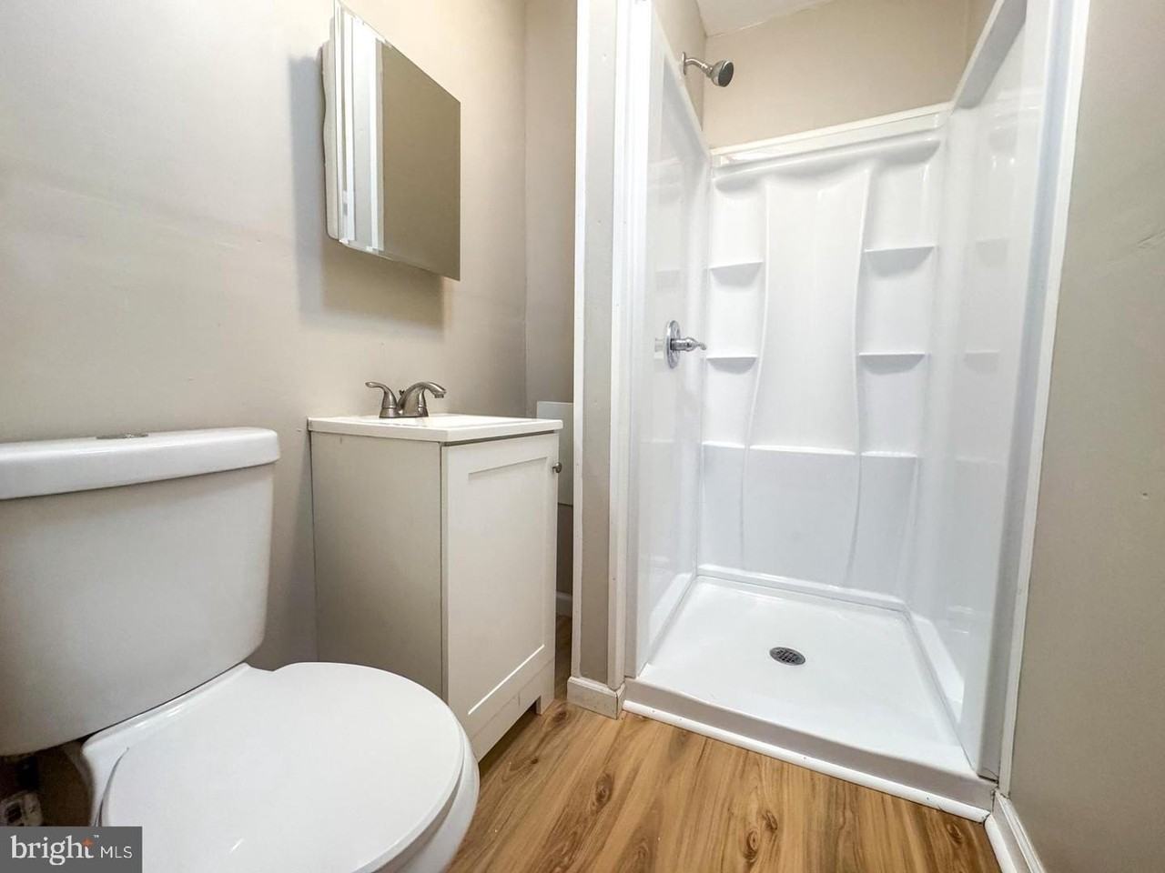 27 E Adams St - Photo 6 of 8