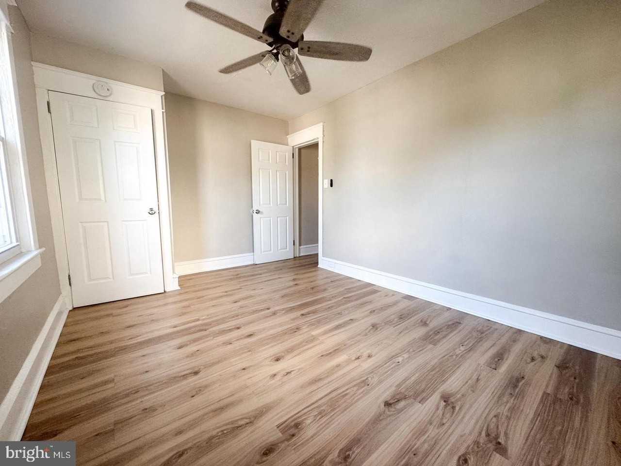 27 E Adams St - Photo 7 of 8