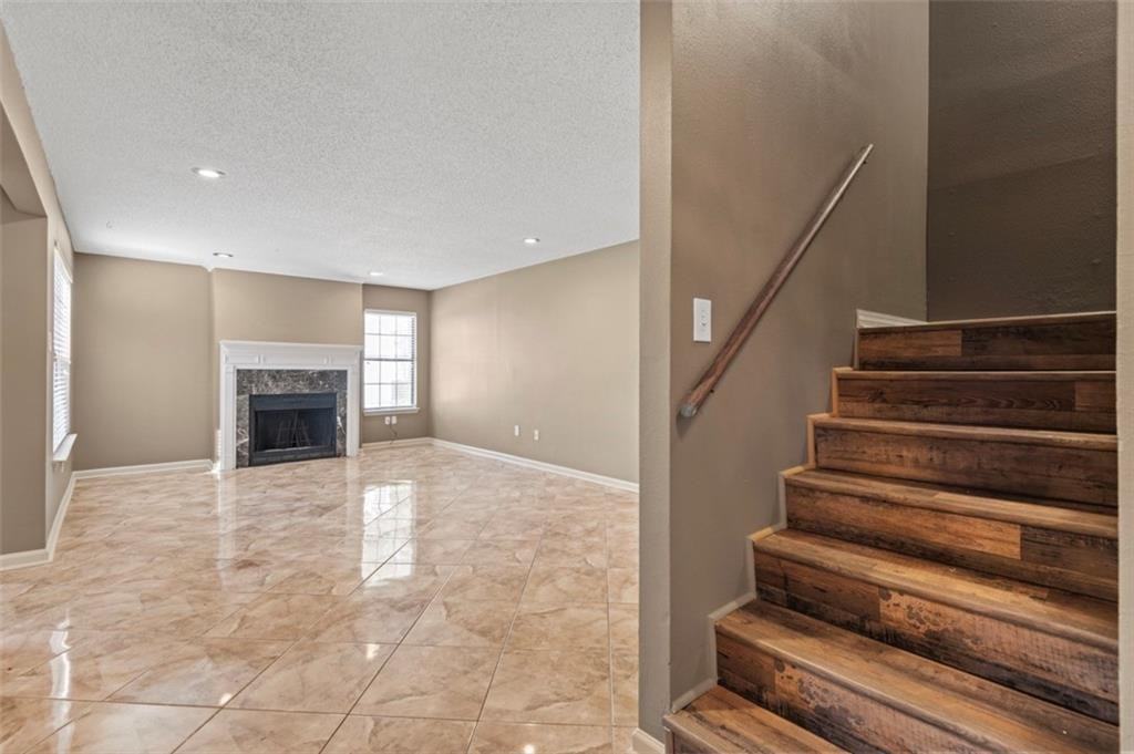 1500 W Esplanade Ave ##35h - Photo 2 of 21