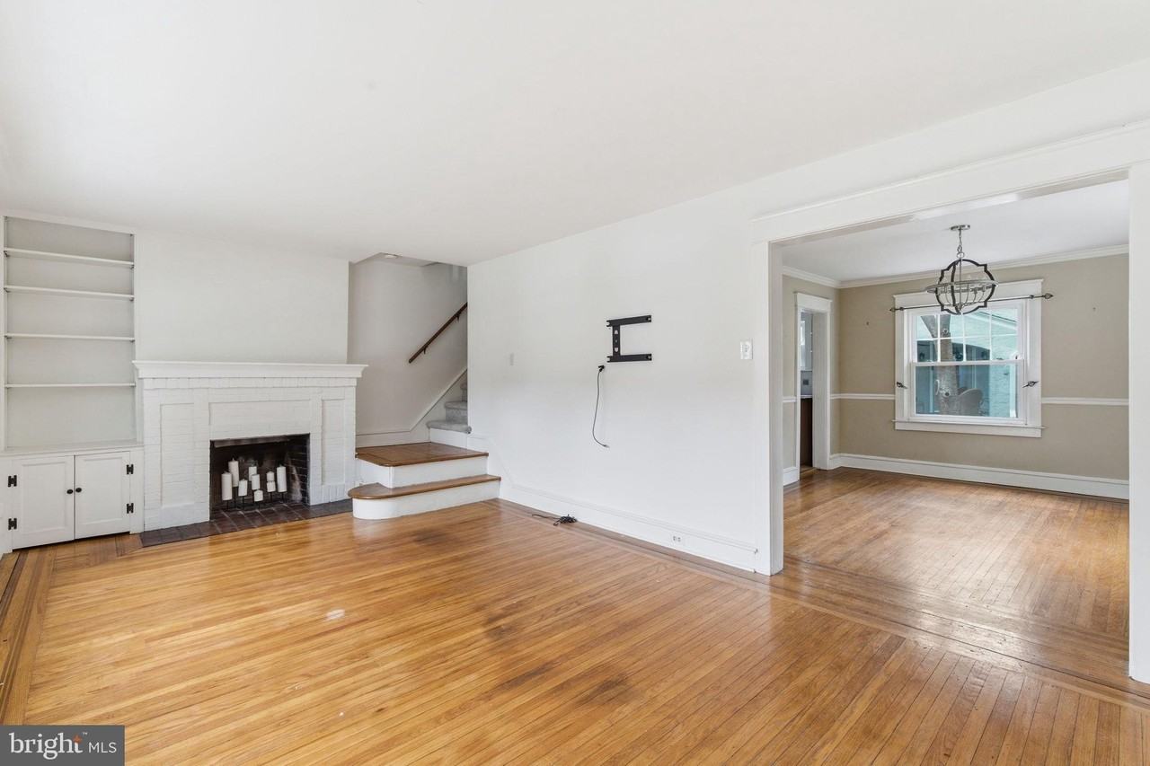 530 E Manoa Rd - Photo 6 of 18