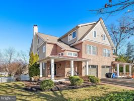 featured image of 117 W Fifth St