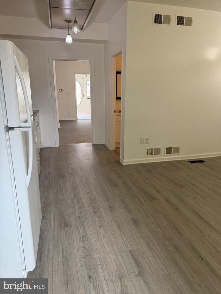 230 E Main St - Photo 3 of 9