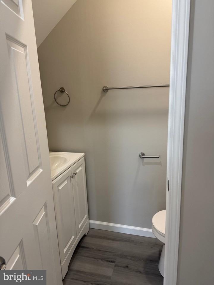 224 E Main St - Photo 5 of 17