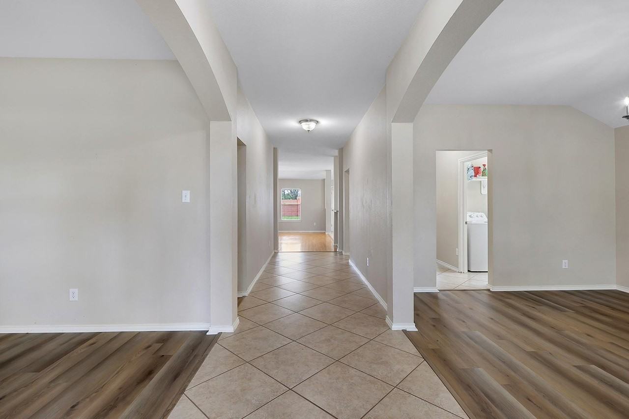 26507 Abbey Springs Ln - Photo 2 of 29