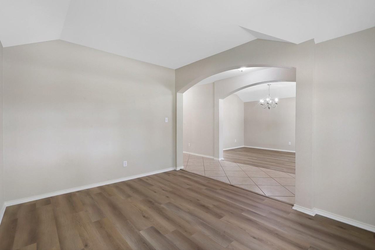 26507 Abbey Springs Ln - Photo 6 of 29