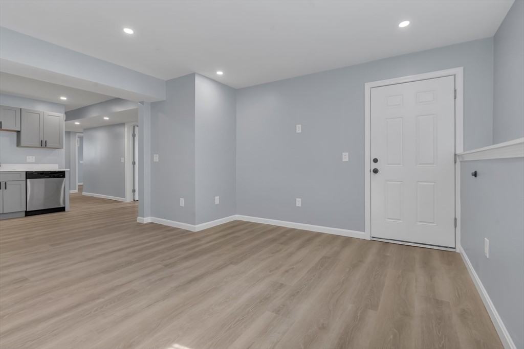 160 Chatham St ##0 - Photo 3 of 25