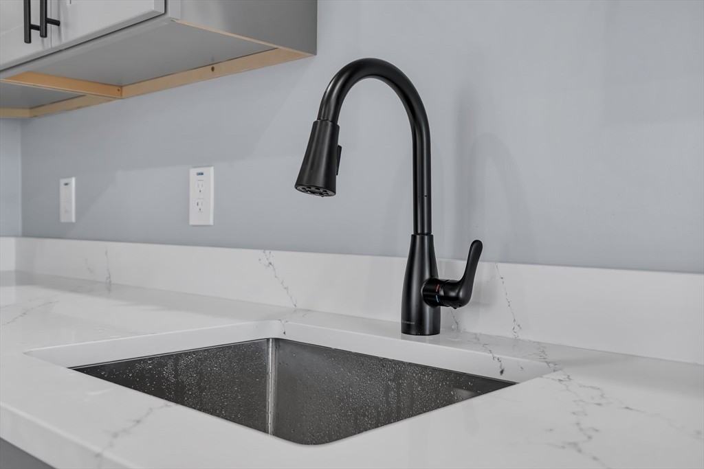 160 Chatham St ##0 - Photo 5 of 25