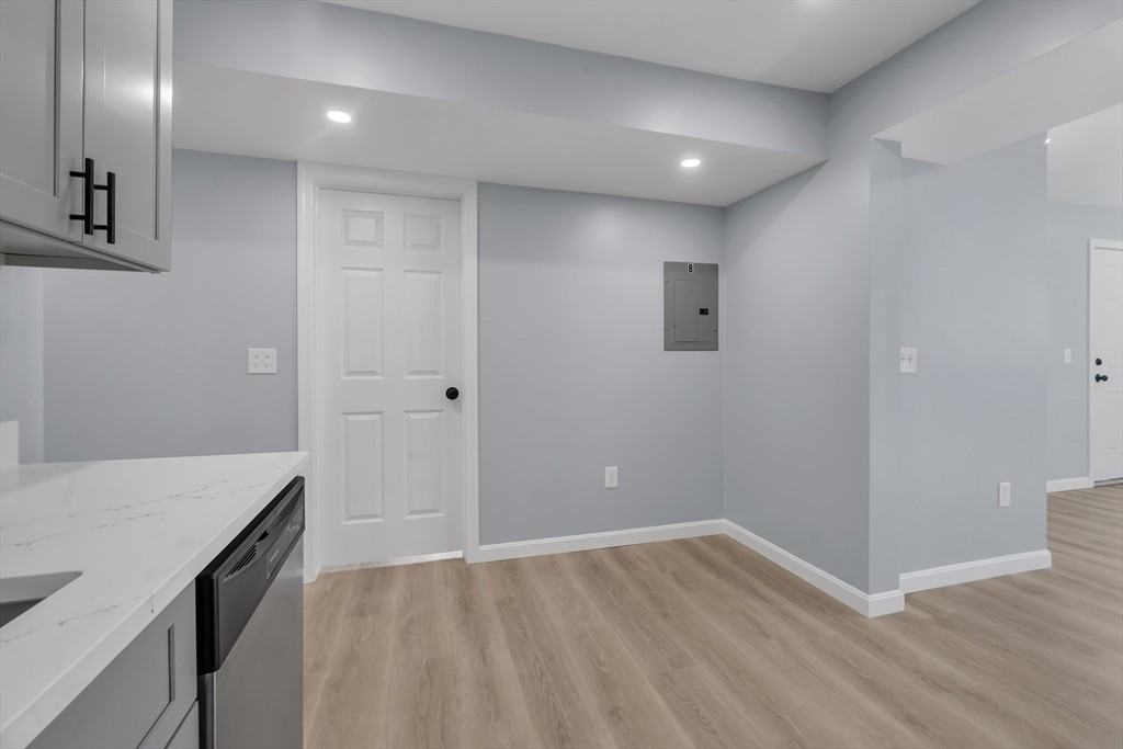 160 Chatham St ##0 - Photo 6 of 25