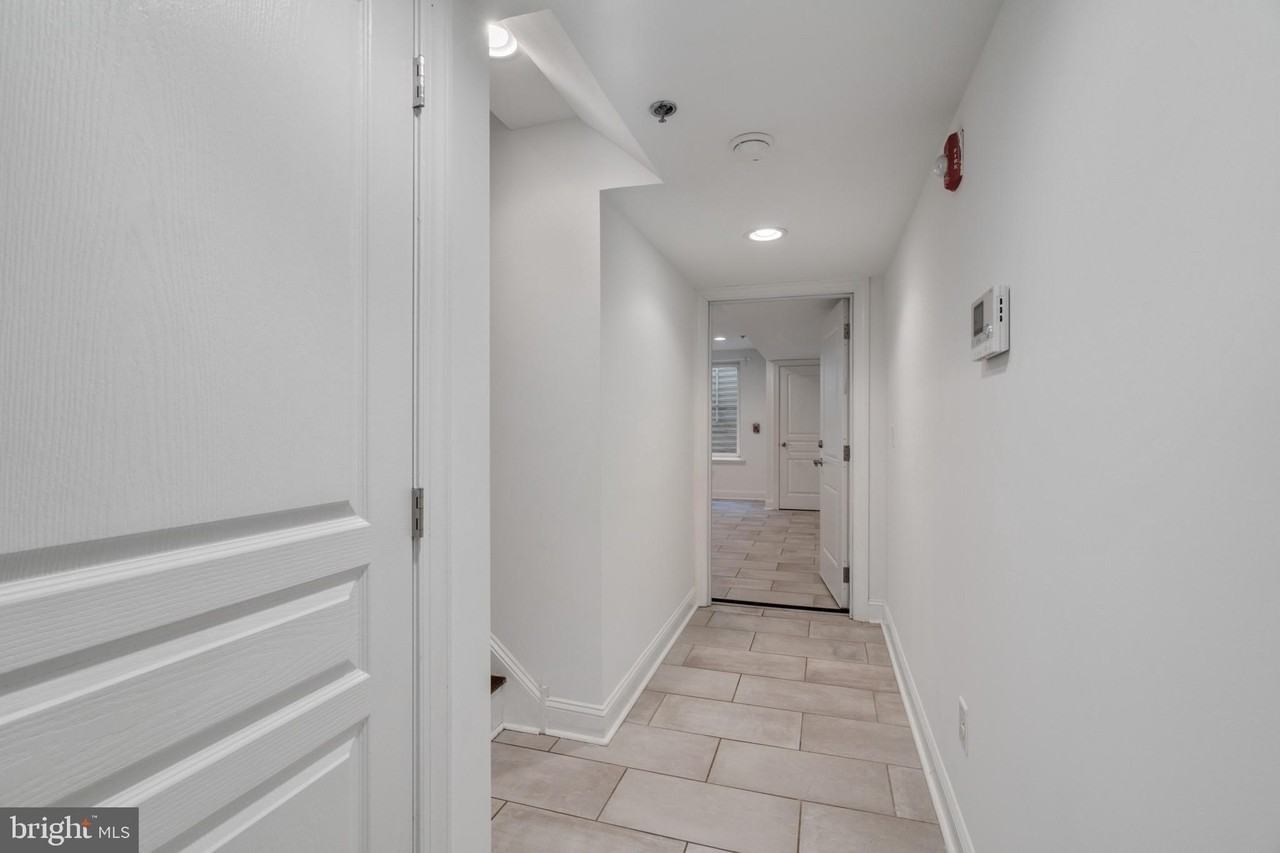 2566 FRANKFORD Avenue unit: Basement - Photo 6 of 19