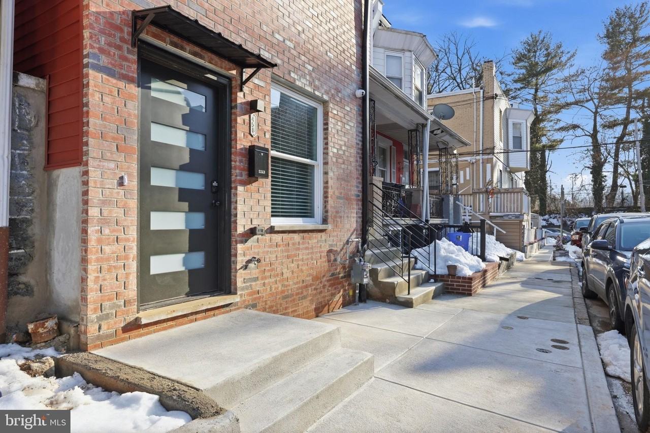 458 W Earlham Ter - Photo 4 of 39