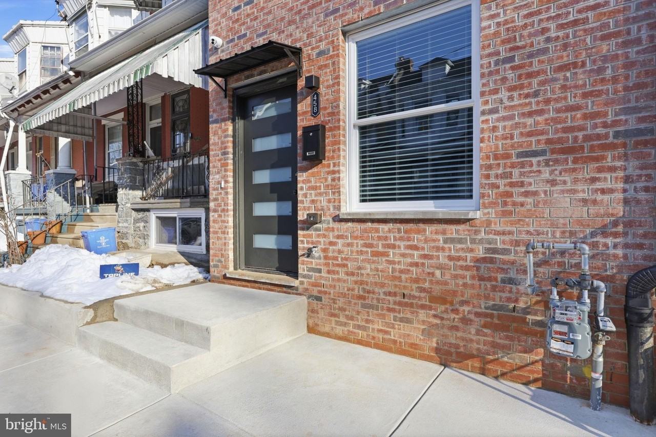 458 W Earlham Ter - Photo 5 of 39