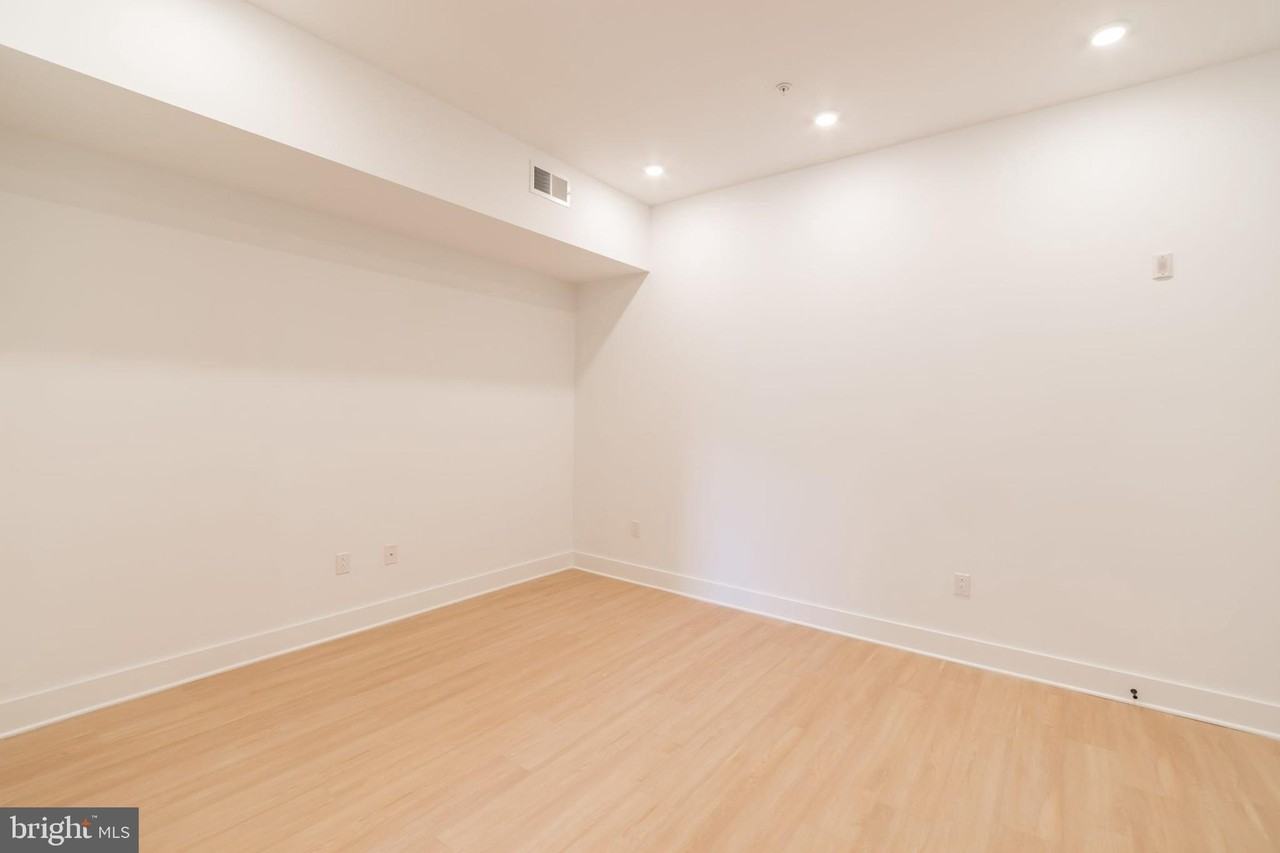 4408 Lancaster Ave Unit 203 - Photo 4 of 15