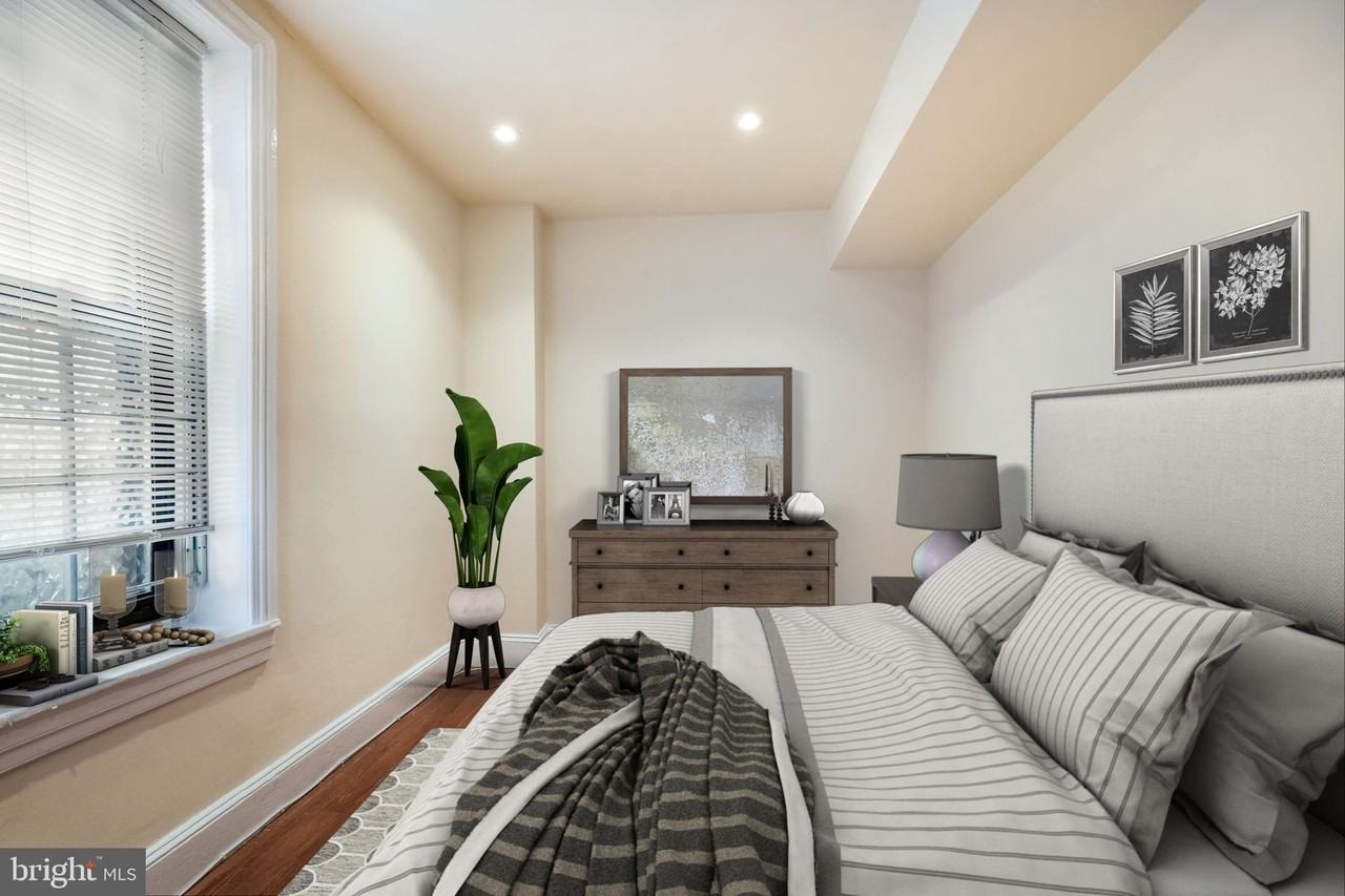 704-06 S Washington Sq Apt 1r - Photo 4 of 18