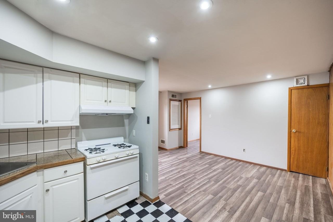 734 S 9th St Apt 4f - Photo 2 of 11