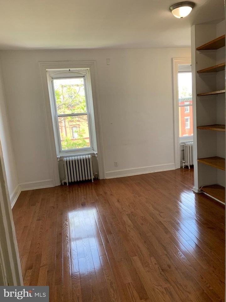 1916 Spring Garden St Apt 3f - Photo 3 of 8