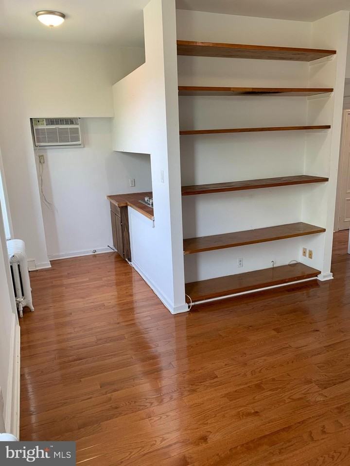 1916 Spring Garden St Apt 3f - Photo 4 of 8