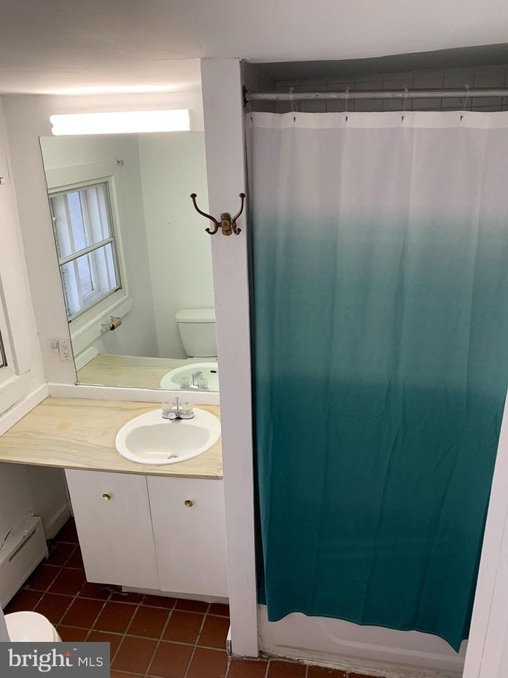 1916 Spring Garden St Apt 3f - Photo 7 of 8