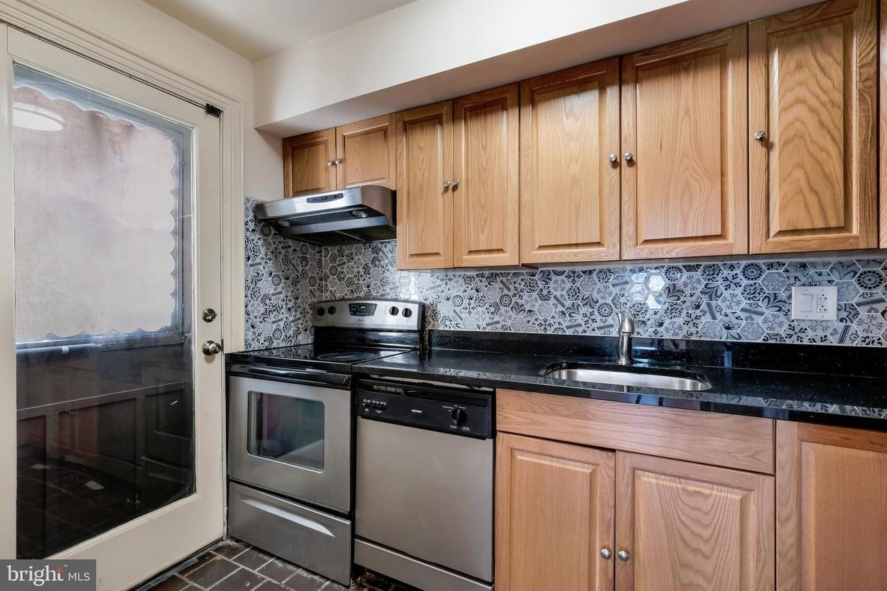 2212 Fairmount Ave Apt 1 - Photo 4 of 18