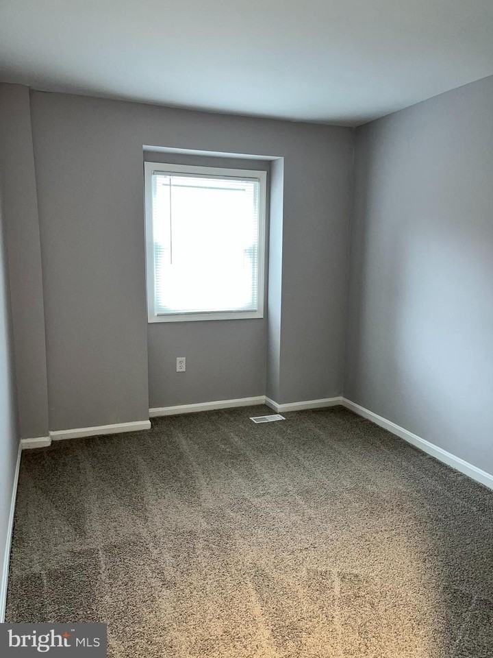 4562 Bogart Ct - Photo 5 of 16