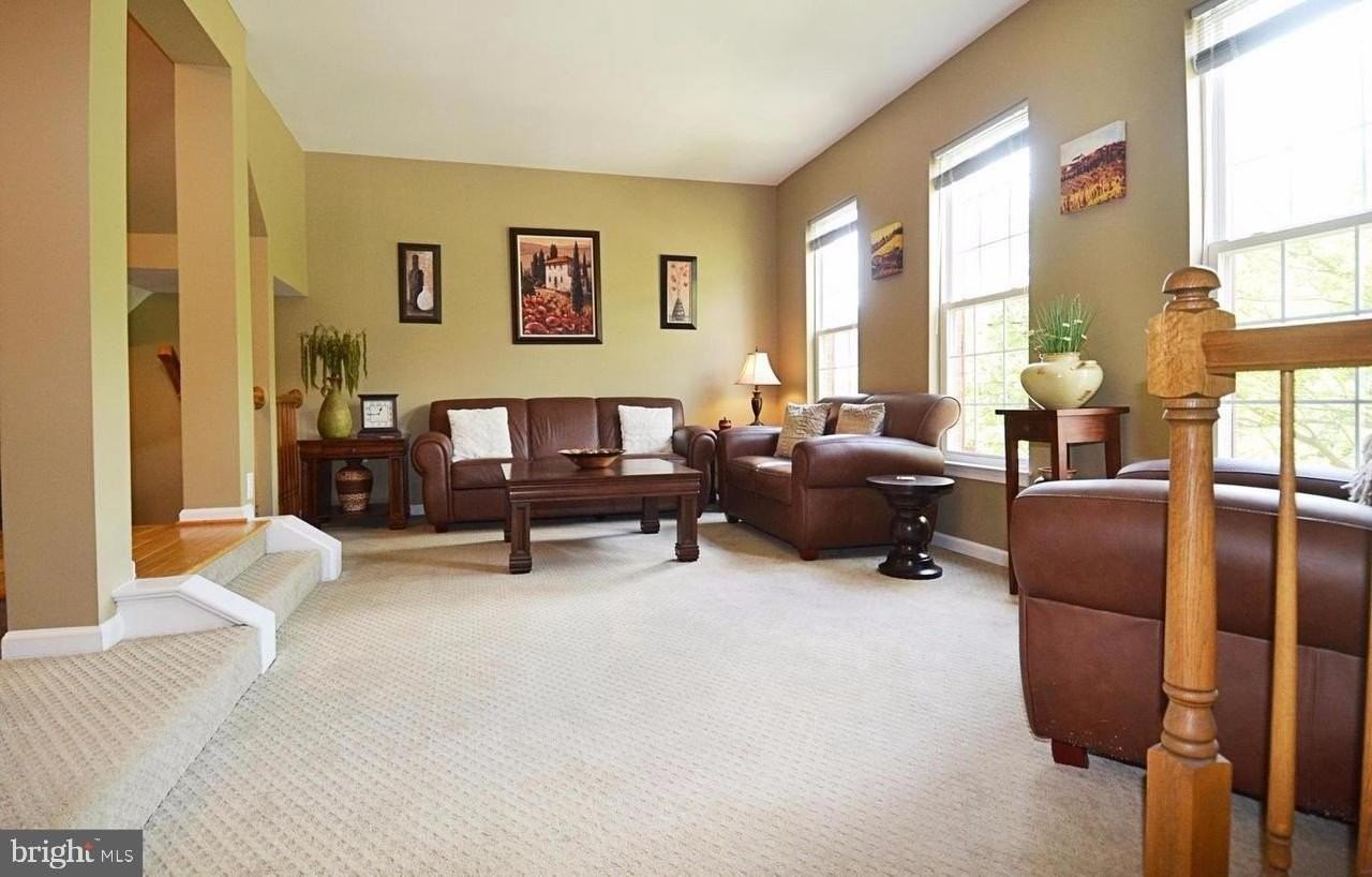 21168 Millwood Sq - Photo 2 of 12