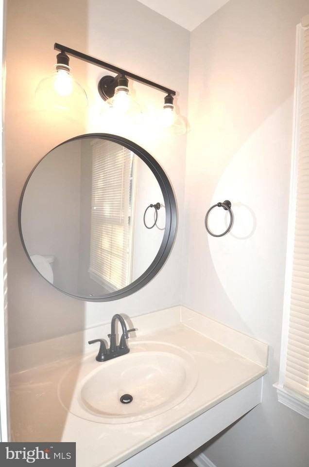 12318 Cinnamon St - Photo 2 of 34