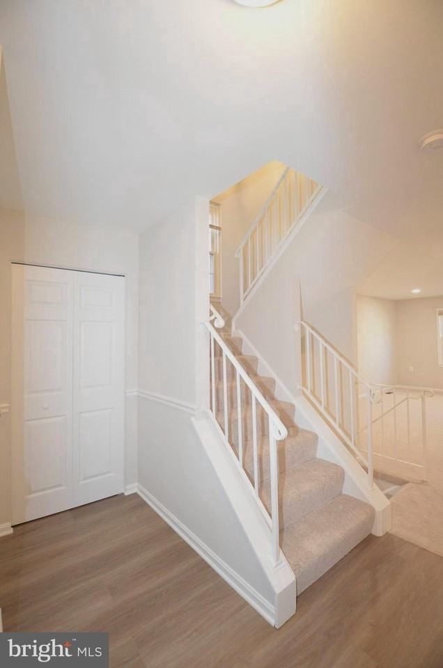 12318 Cinnamon St - Photo 3 of 34