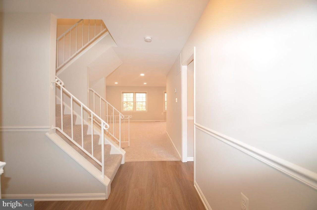 12318 Cinnamon St - Photo 5 of 34