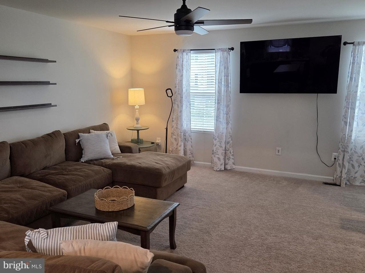 503 Williams St - Photo 2 of 13