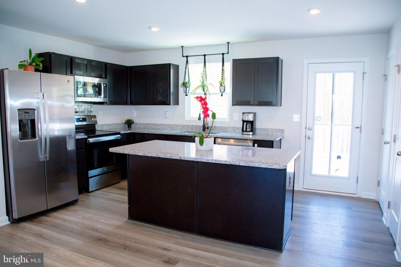 540 Old Potomac Church Rd - Photo 7 of 27