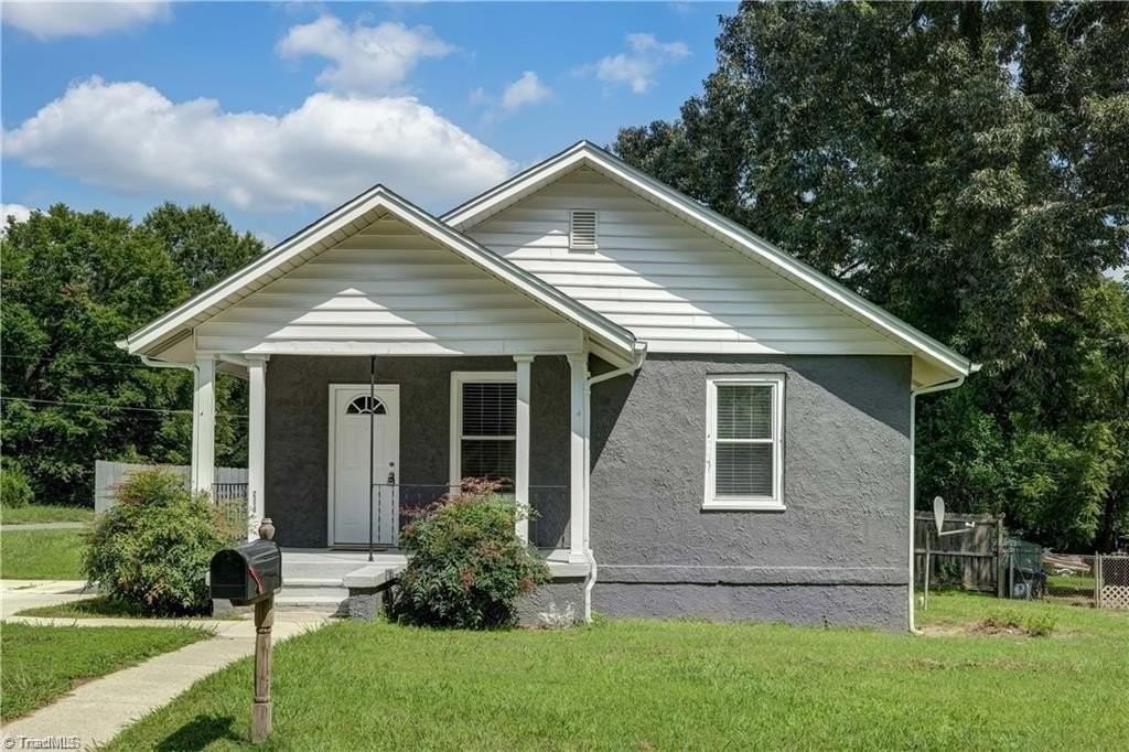 2318 Spruce St - Photo 2 of 23