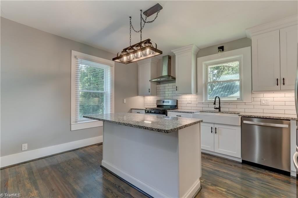 2318 Spruce St - Photo 4 of 23