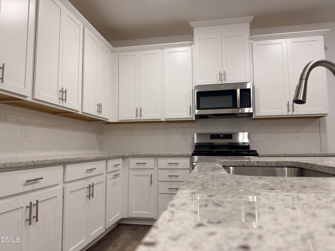 44 Charlie Cir - Photo 2 of 19