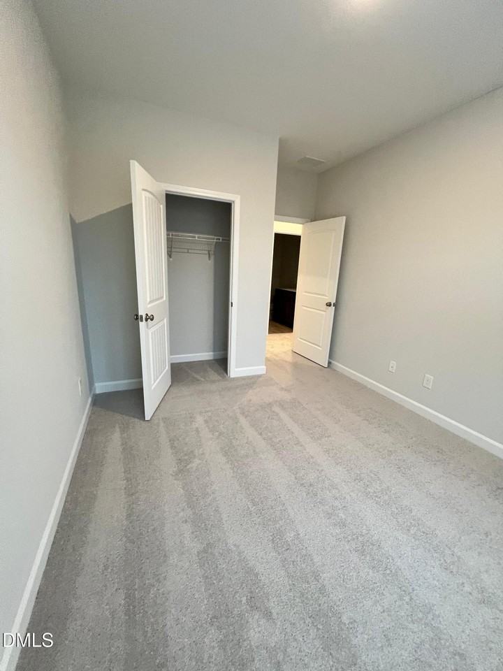 404 White Oak Garden Way - Photo 5 of 27