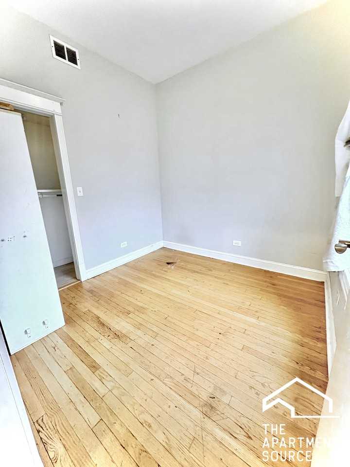 208 N Kolin Ave #3 - Photo 7 of 18