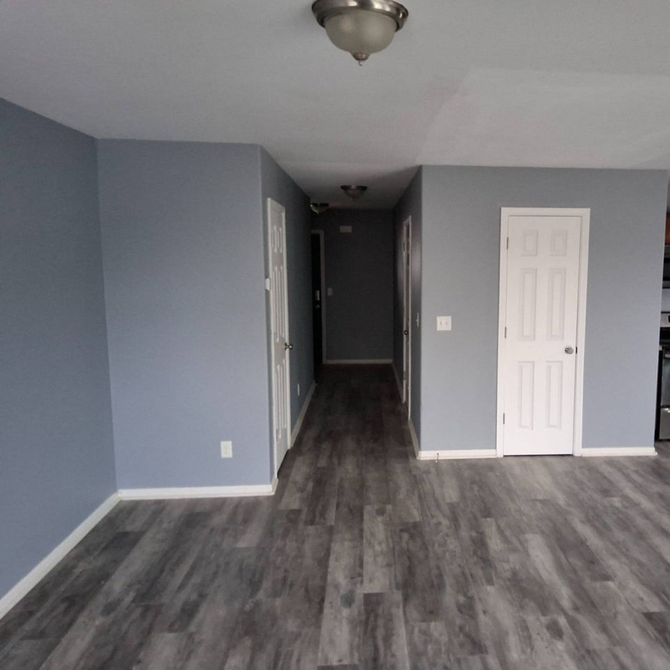 3306 10th Ave Ne - Photo 4 of 18