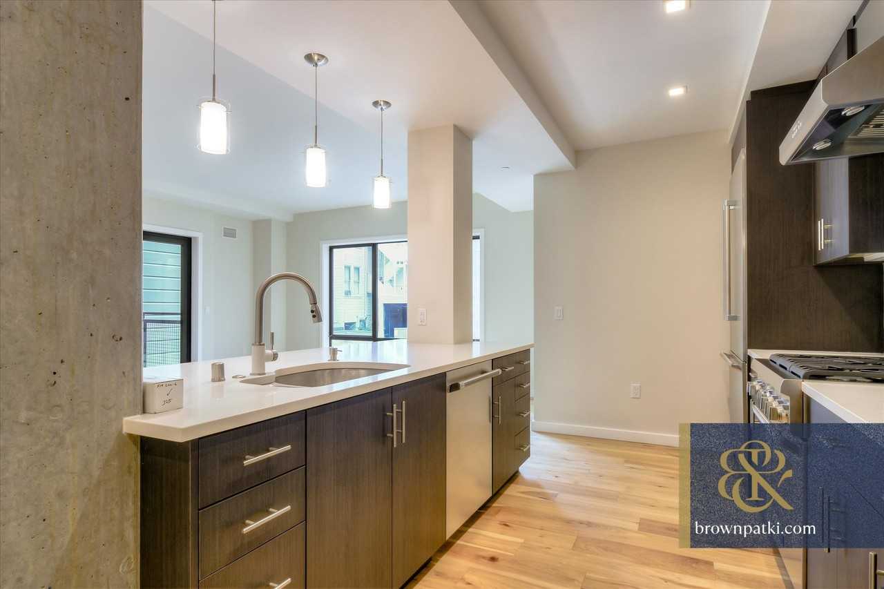 1733 Powell St #305 - Photo 5 of 24