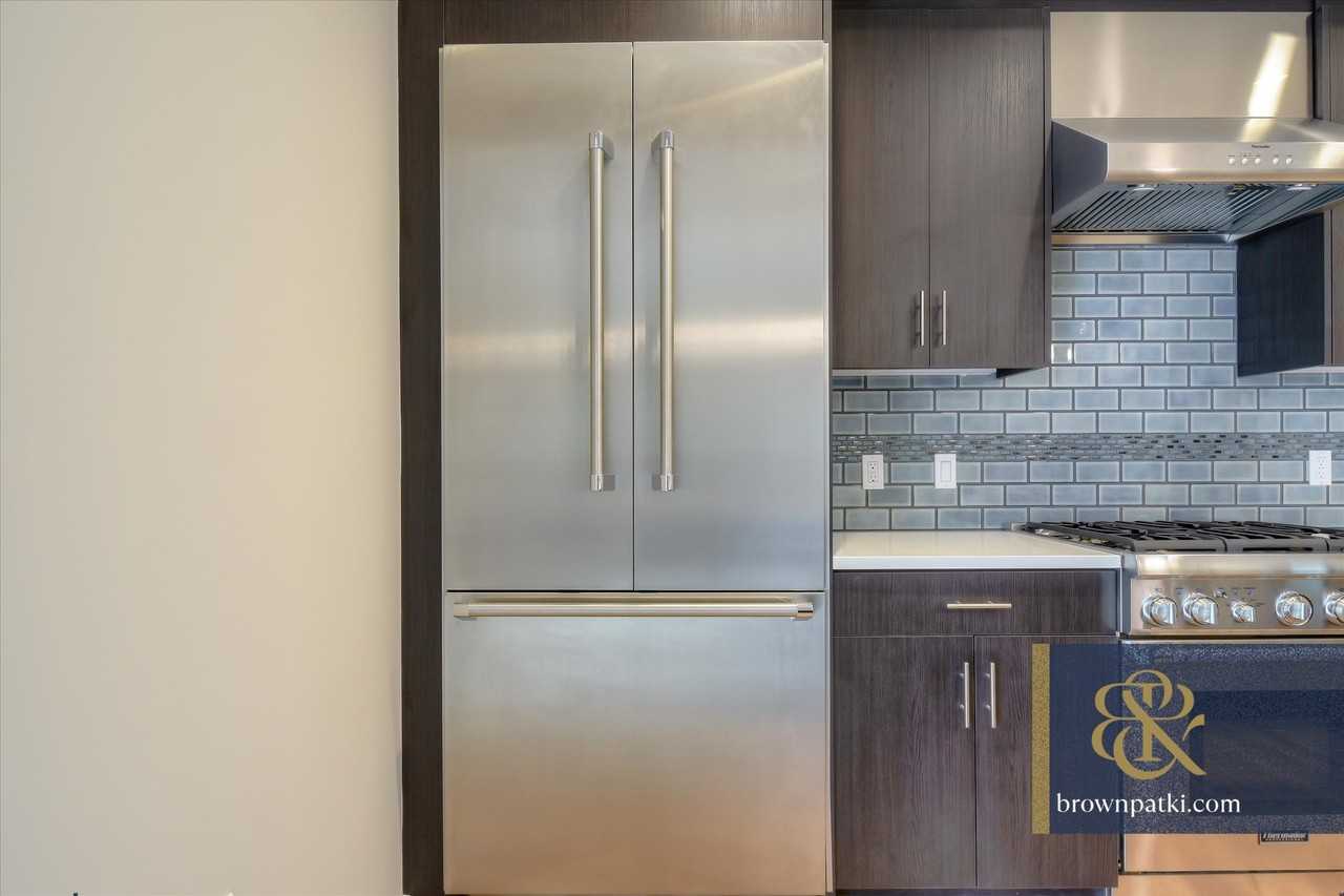 1733 Powell St #305 - Photo 6 of 24