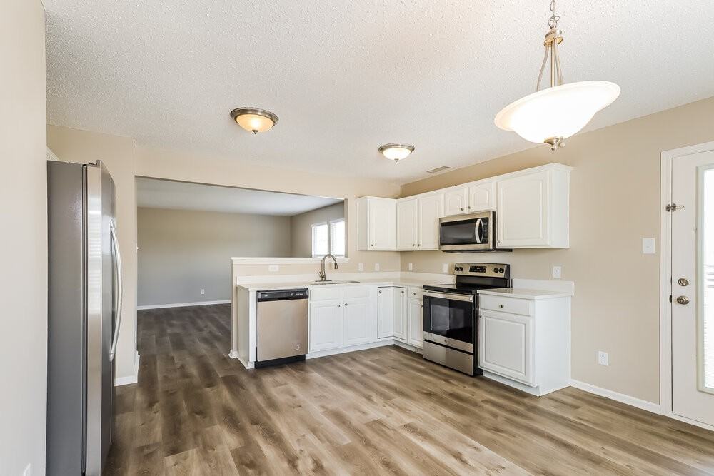 1904 Breakwater Dr - Photo 6 of 17