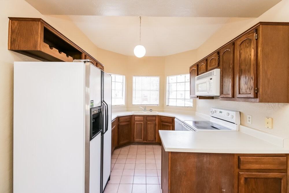 6232 W Laredo St - Photo 7 of 16