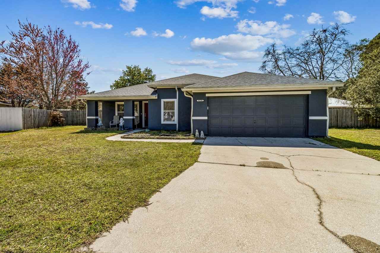 96198 Boardwalk Lndg - Photo 2 of 28