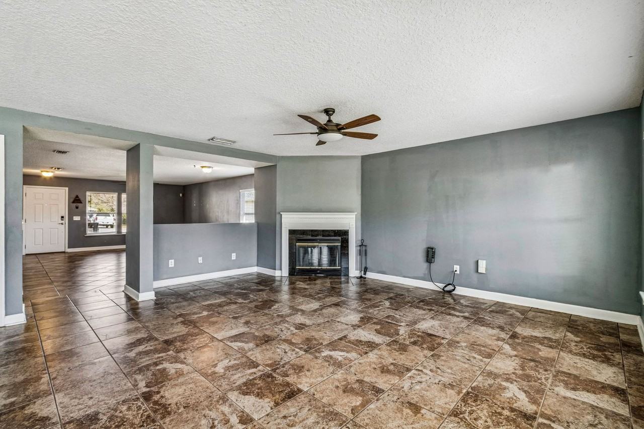 96198 Boardwalk Lndg - Photo 6 of 28