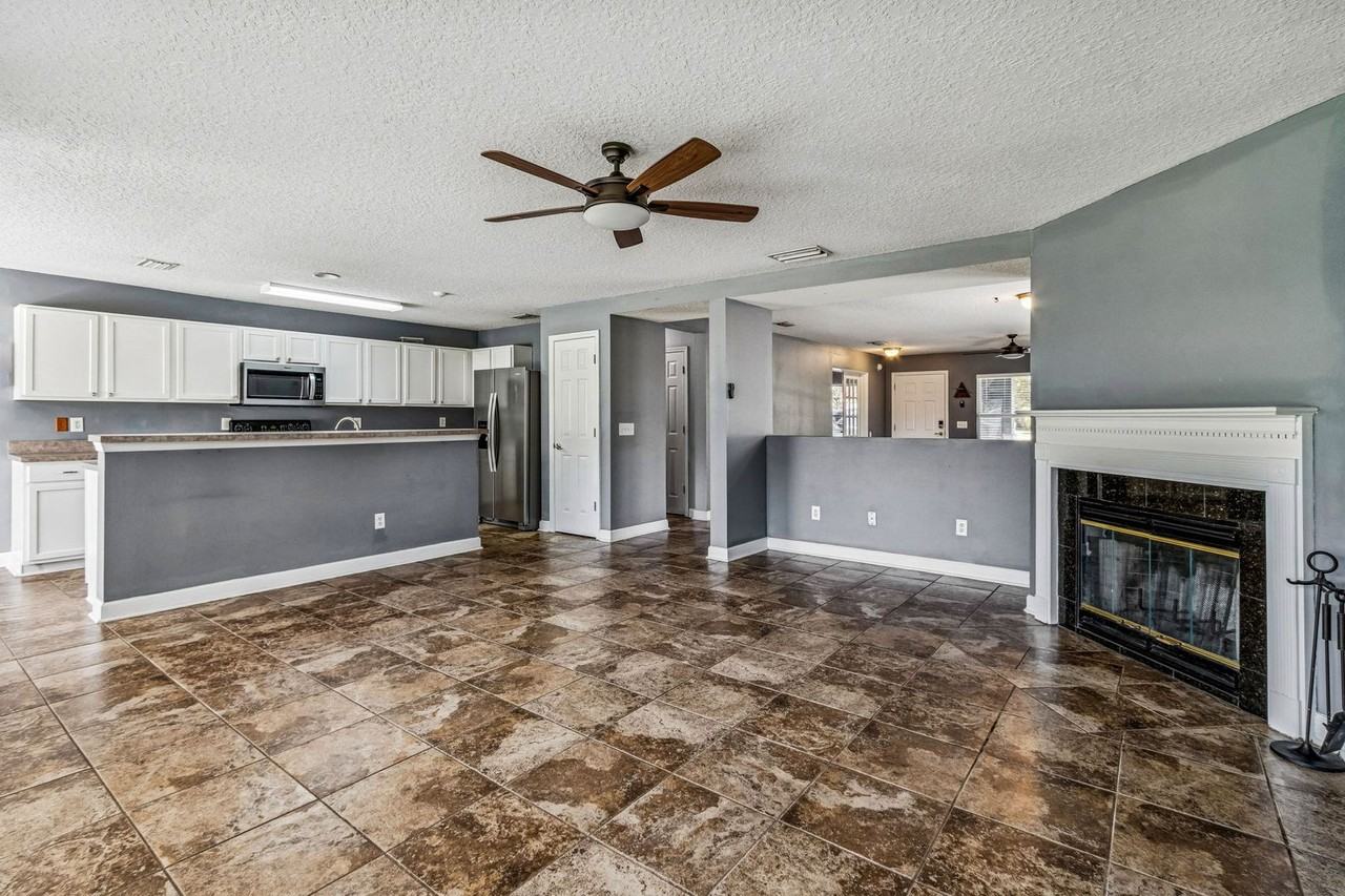 96198 Boardwalk Lndg - Photo 7 of 28