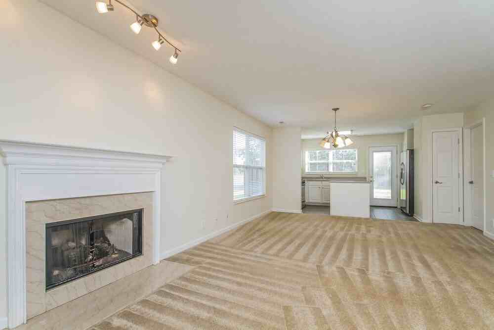 1701 Stone Hollow Ct - Photo 3 of 15